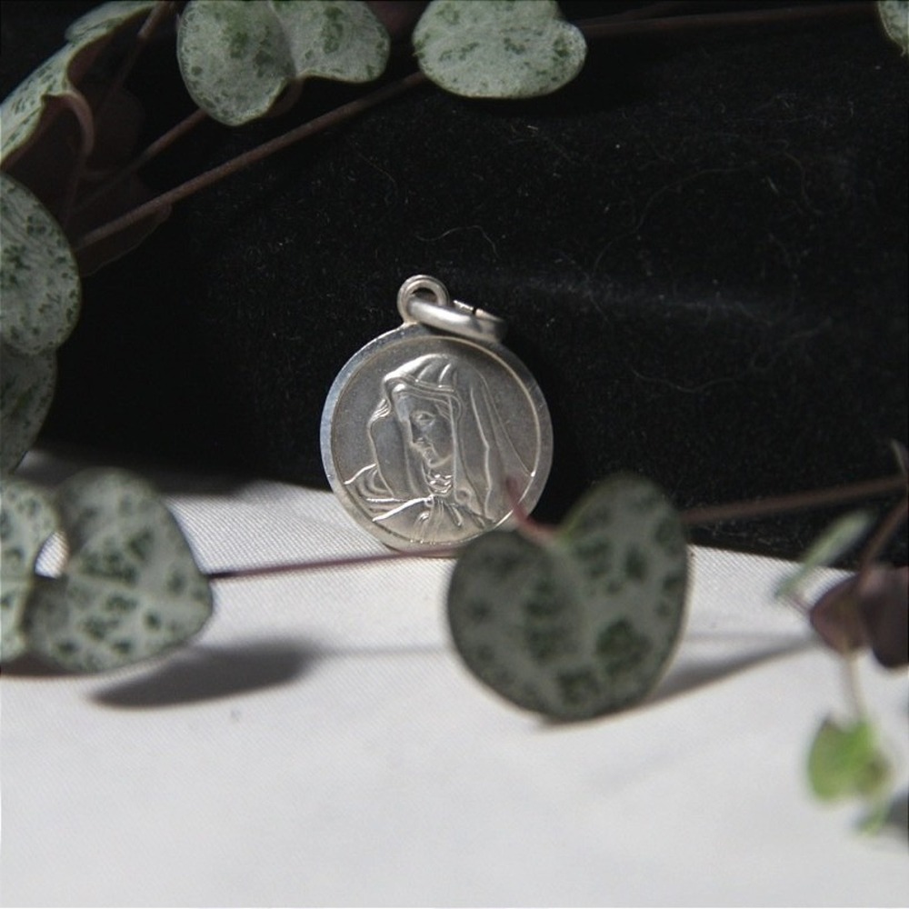 Sterling Silver Virgin Mary Religious Medal Round Madonna Pendant 925